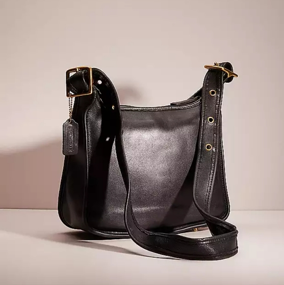 Coach Handbags - Vintage Coach Black/brass Legacy Zip 9966